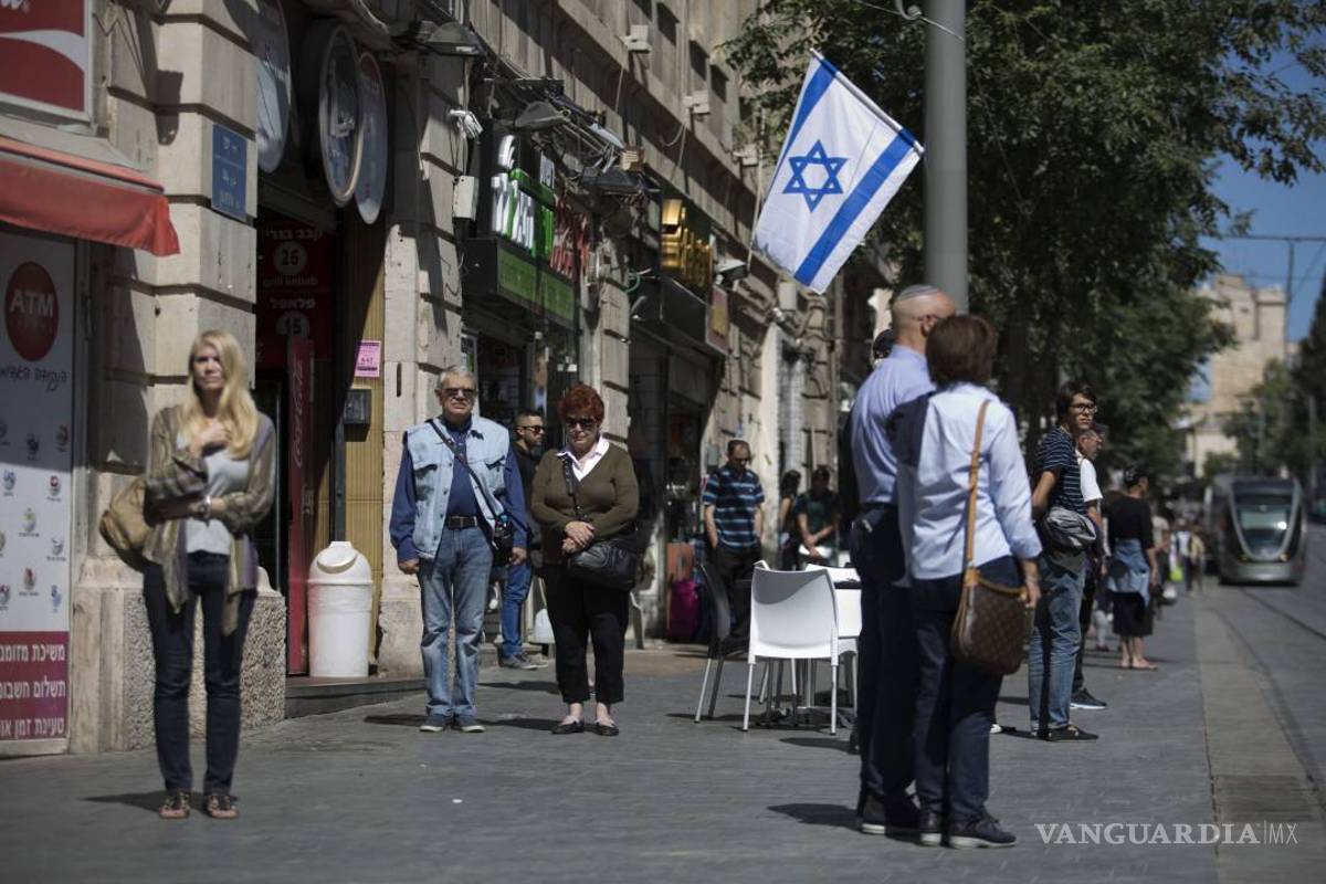 $!Sirenas antiaéreas recuerdan el Holocausto en Israel