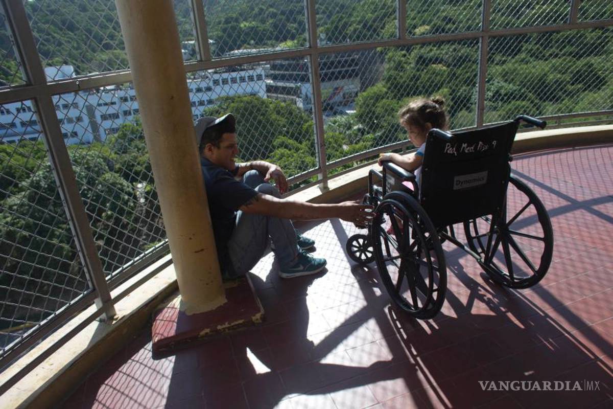 $!Raspón en rodilla genera crisis de salud de niña venezolana