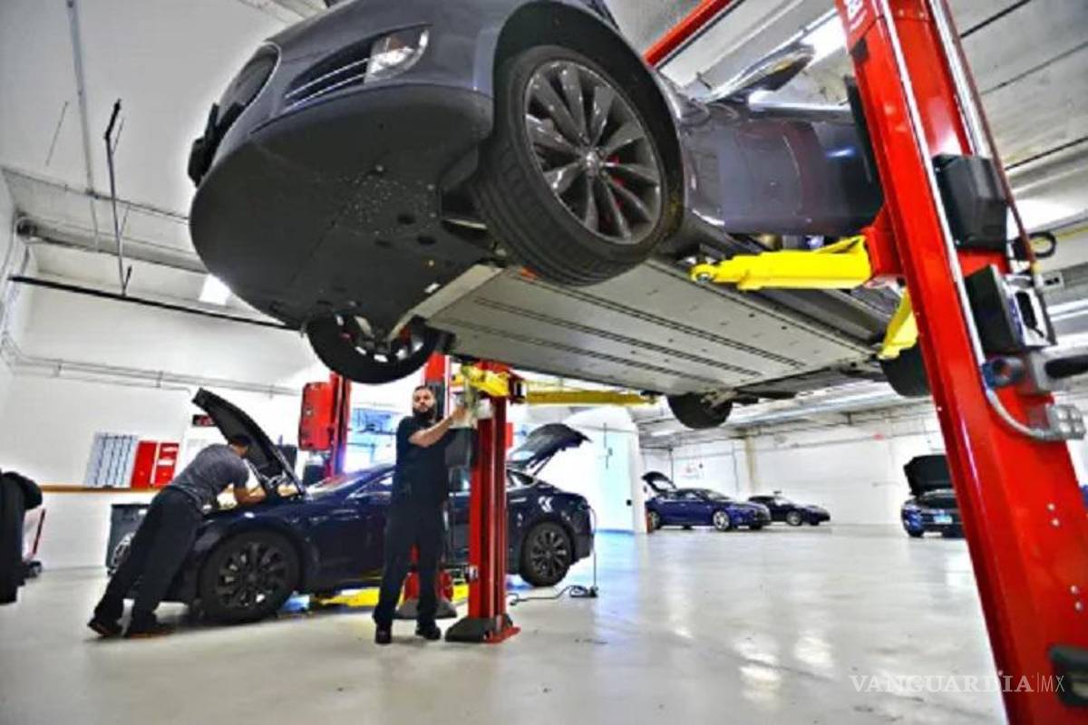 Otra demanda contra Tesla, por monopolio en reparaciones y refacciones
