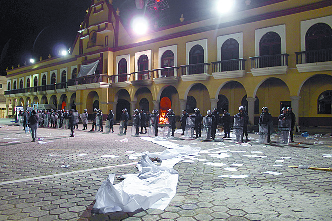 Linchan y matan a dos hombres en Puebla