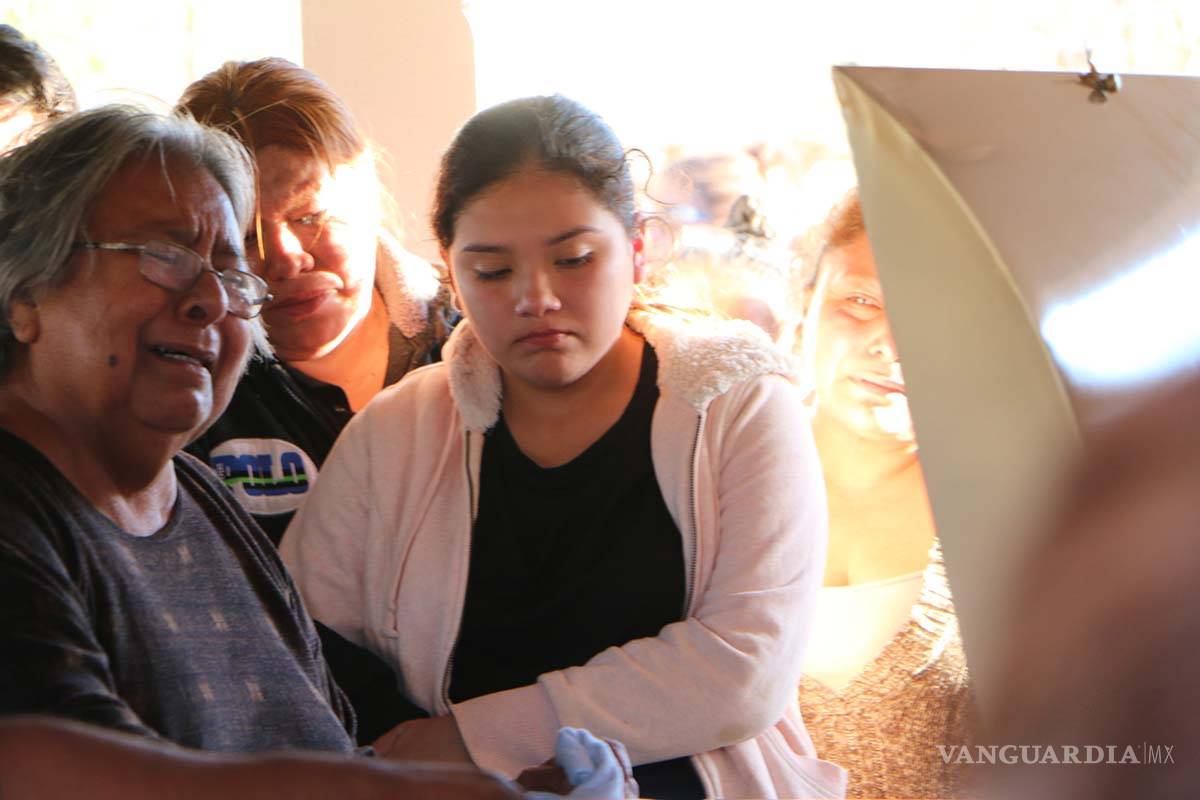 $!Despiden en Villa Unión a bombero asesinado por sicarios del CDN