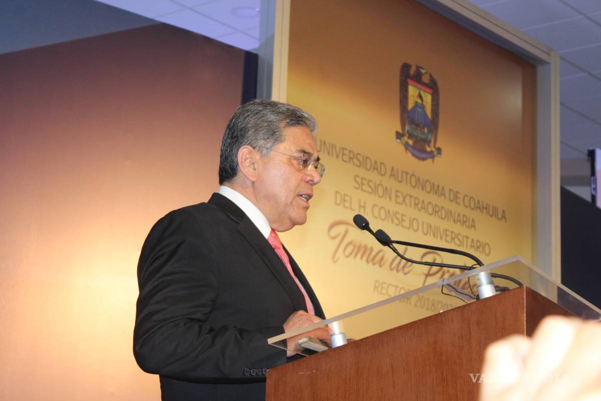 $!Salvador Hernández Vélez toma protesta como Rector de la UAdeC