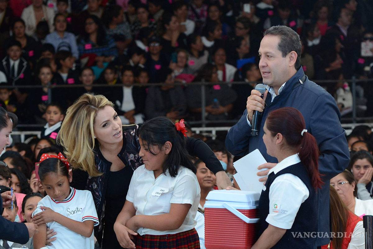 Gabinete de Peña, incluyendo la Primera Dama, recorren Edomex junto a Eruviel para presumir sus logros