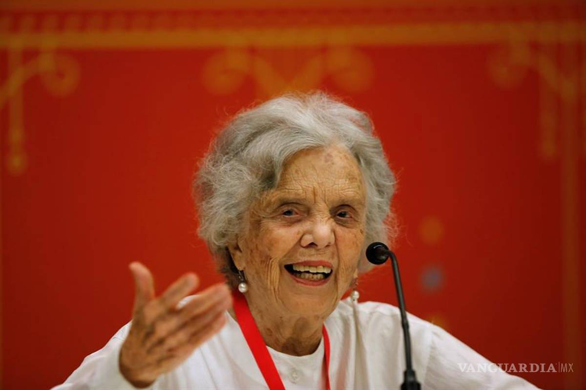 Elena Poniatowska asegura que los creadores suelen ser solitarios y no les ha pegado el aislamiento