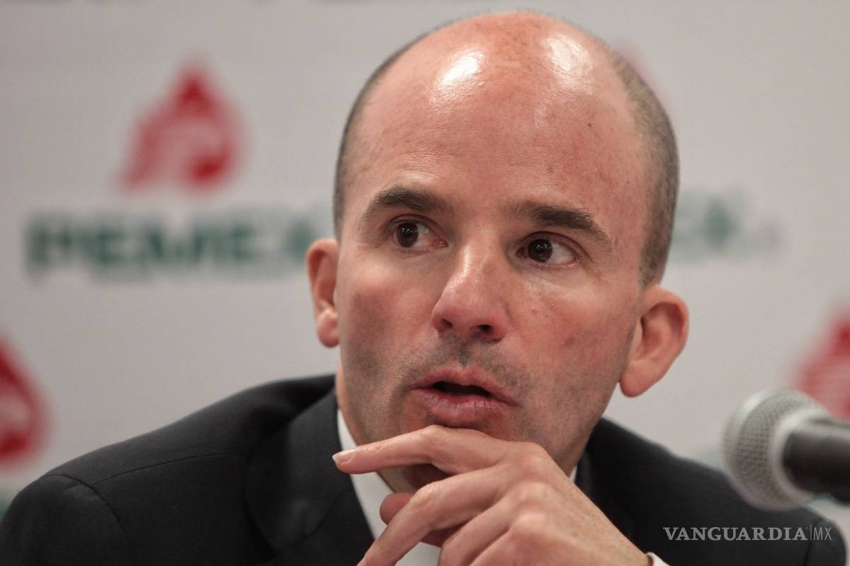 Partidos reclaman a director de Pemex por despidos