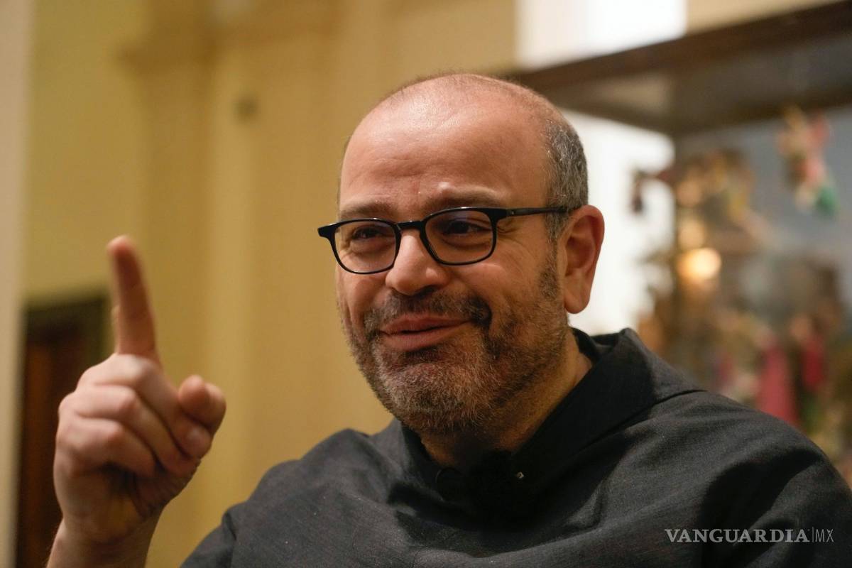 $!El fraile franciscano Paolo Benanti, experto del Vaticano en inteligencia artificial en Roma.