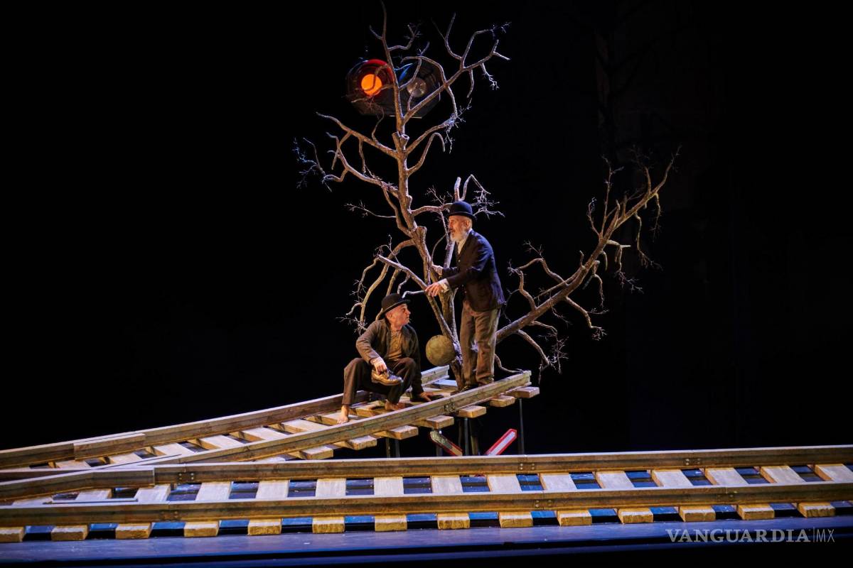 $!Escena de la obra Esperando a Godot, producida por la compañía Pentación Espectáculos, con dirección de Antonio Simón.