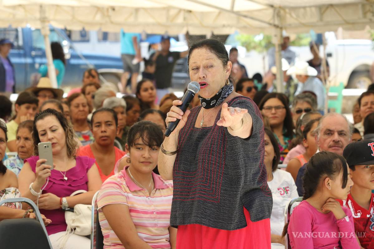 Angélica Aragón busca empoderar a la mujer saltillense por medio del diálogo