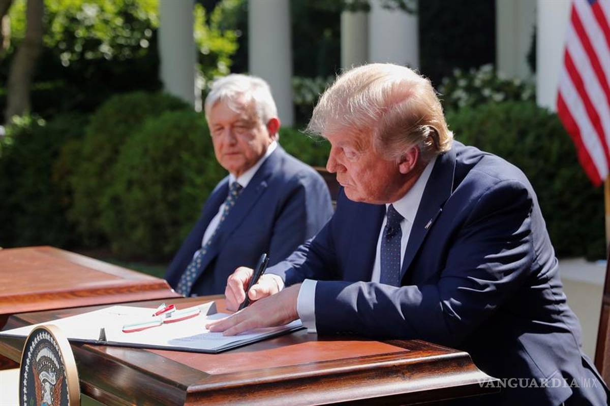 Evitan López Obrador y Donald Trump hablar del muro durante visita