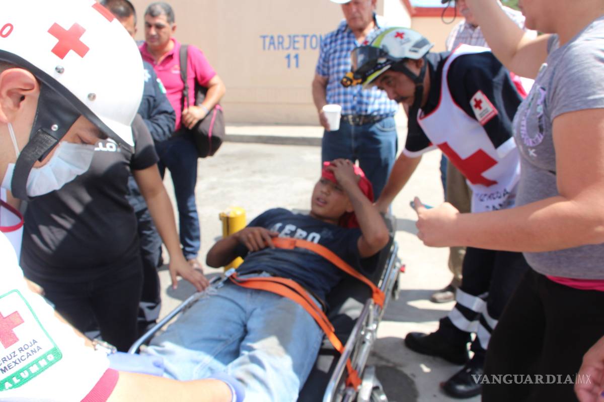 Atropella combi a ciclista en la zona Centro de Saltillo; ambos se echan la culpa