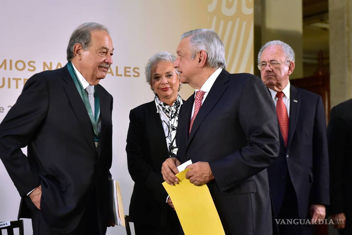 AMLO revela un supuesto complot del PRI y el PAN para que el magnate Carlos Slim fuera presidente