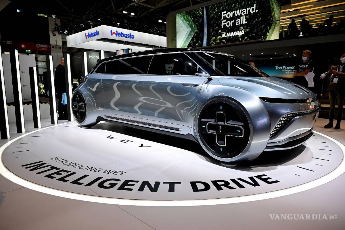 $!El concept car WEY iNest de Great Wall Motors (GWM) en exhibición en el primer día de vista previa para la prensa del Salón Internacional del Automóvil IAA en Munich, Alemania. EFE/EPA/Sascha Stenbach