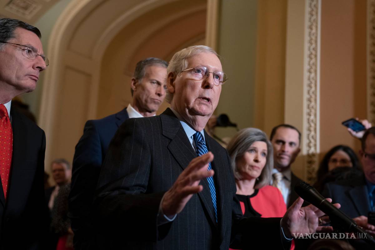 Mitch McConnell dice que tiene los votos para iniciar el juicio político a Trump