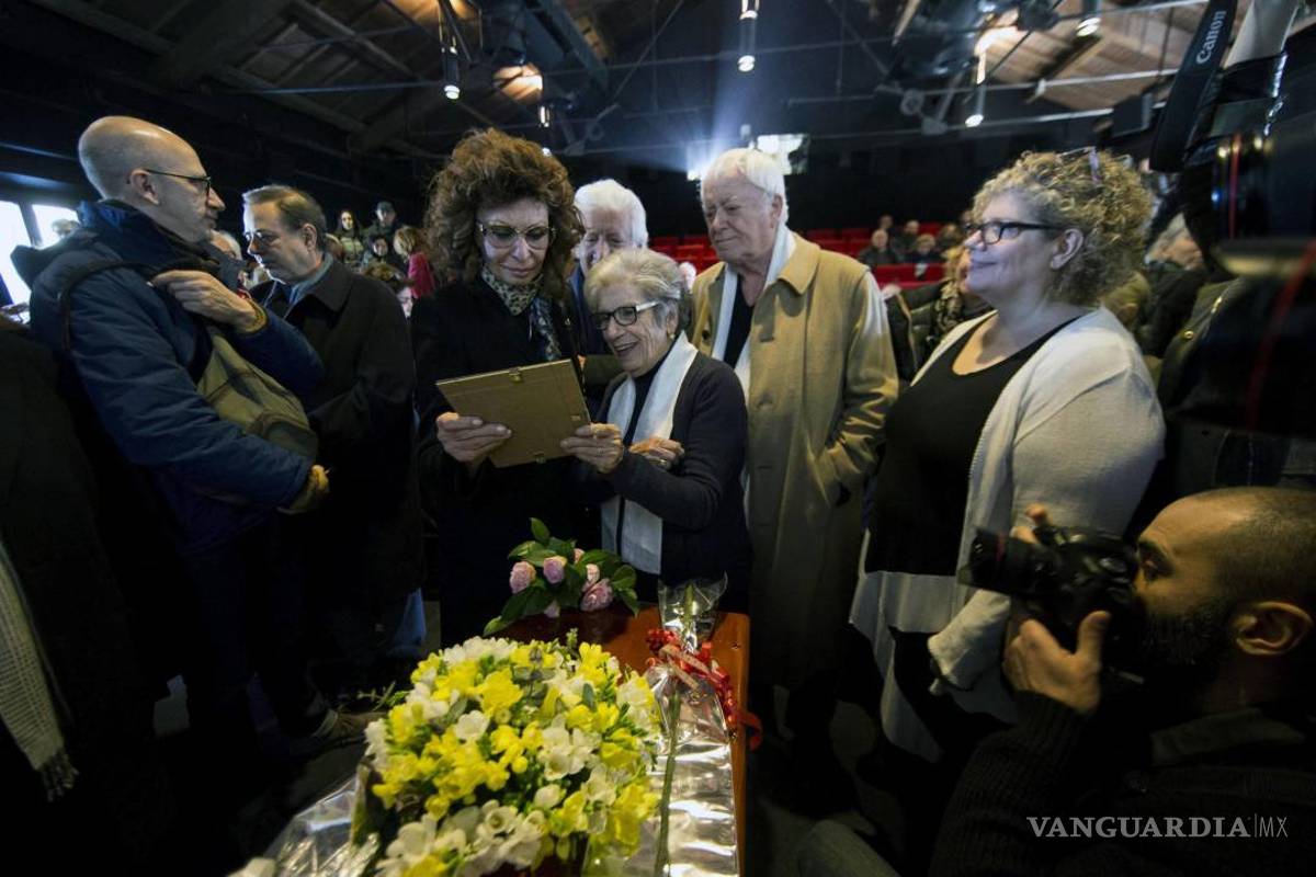 Mundo del cine y la política acuden a la &quot;fiesta&quot; de adiós a Scola