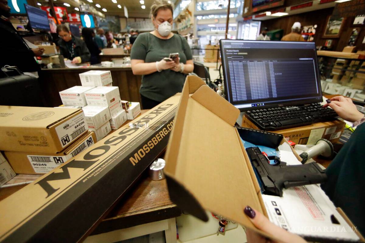 Coronavirus dispara en un 100% la venta de armas en EEUU