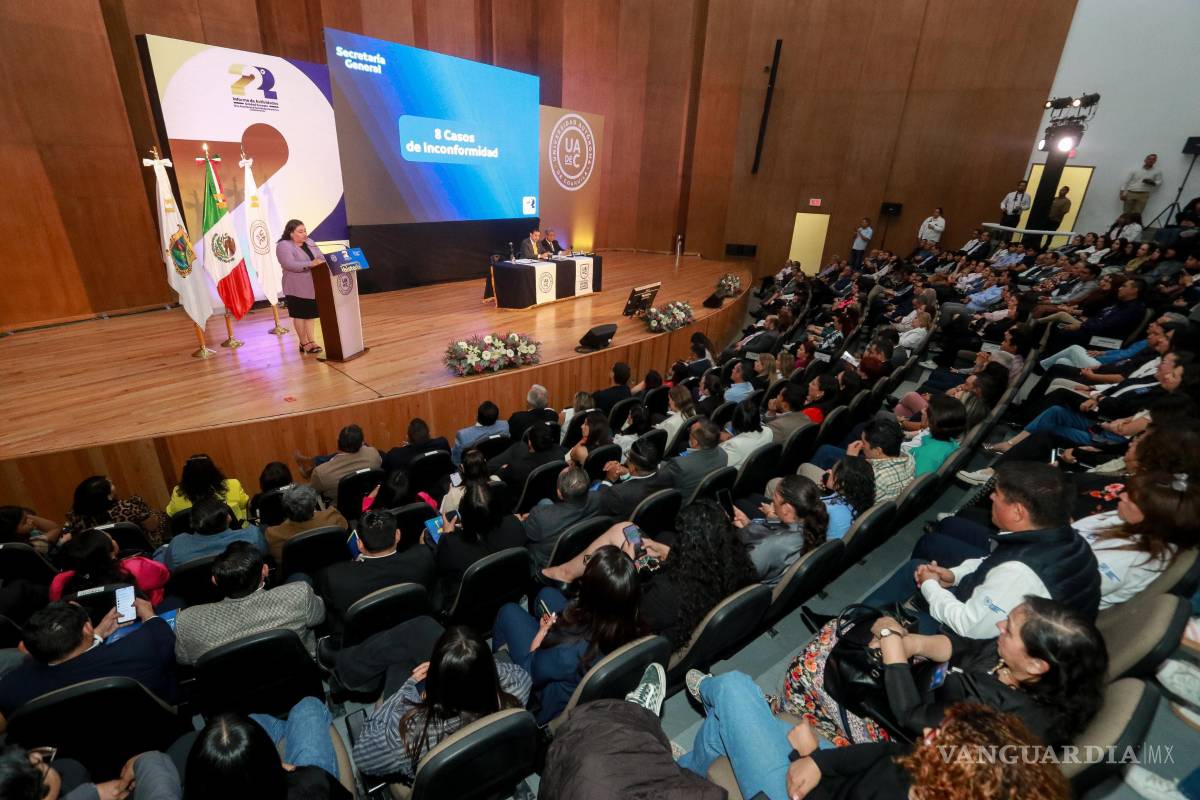 $!Autoridades universitarias, docentes y estudiantes acudieron al Aula Magna para conocer los avances de la Unidad Sureste.