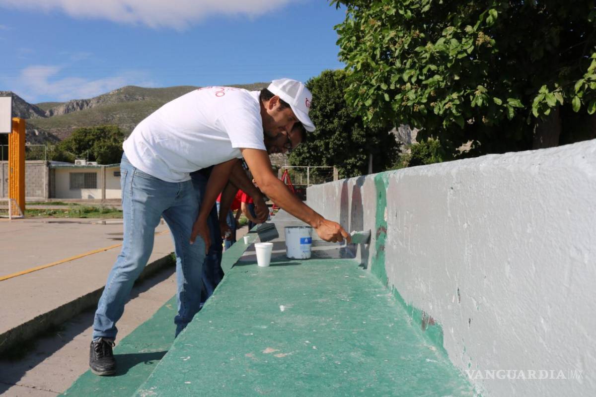 $!Municipio y empresa OXXO rehabilitan plaza de la colonia Las Luisas de Torreón