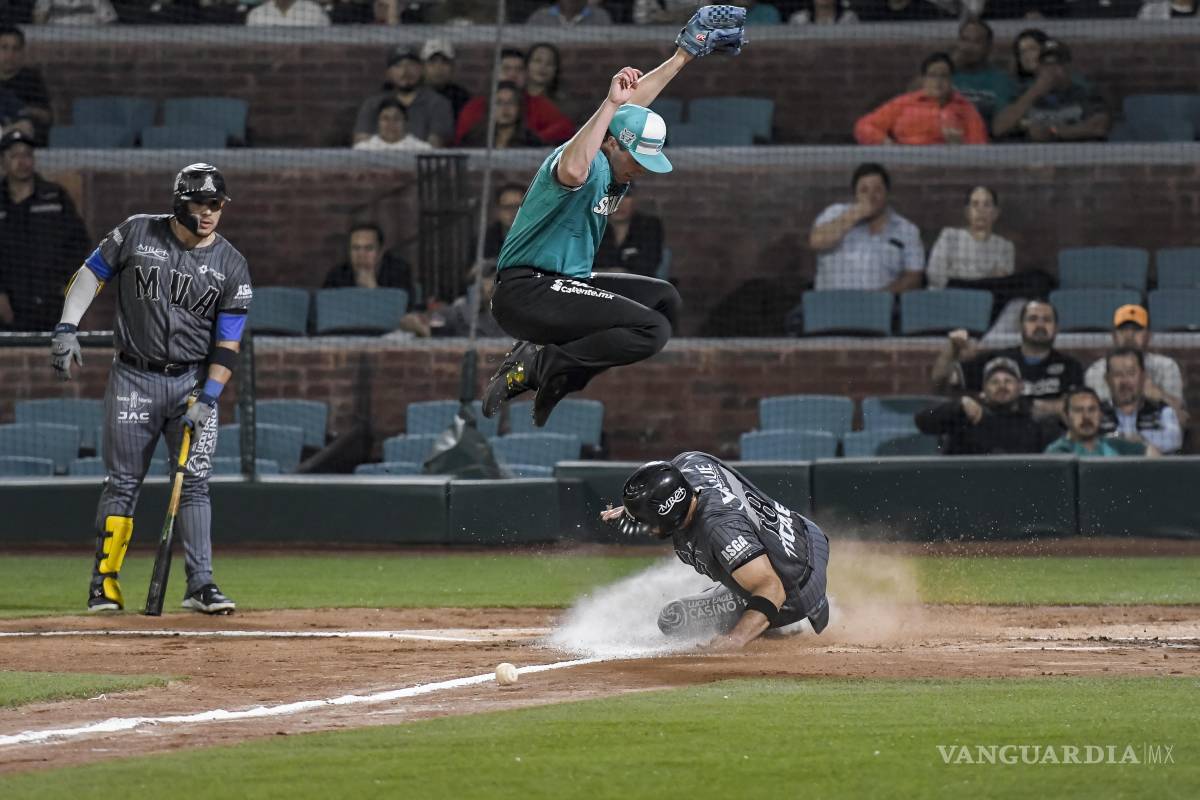 $!Los Saraperos de Saltillo y los Acereros de Monclova volvieron al diamante