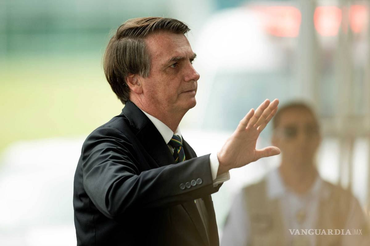 Bolsonaro destituye a ministro de Salud de Brasil en plena crisis por COVID-19