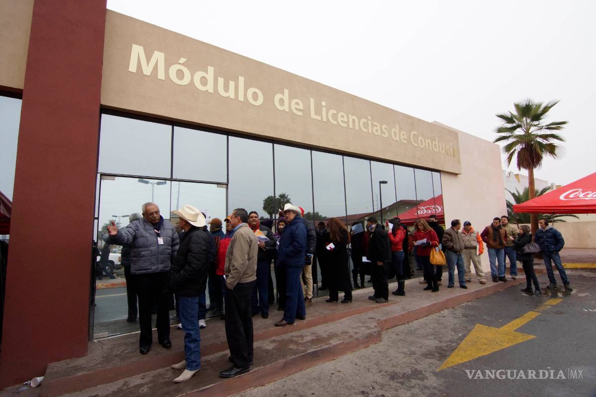 Entrega Coahuila licencias sin aplicar exámenes de manejo