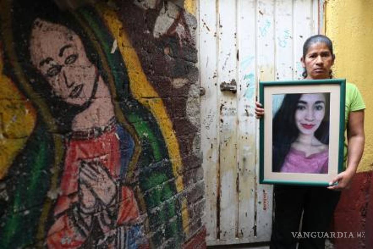 &quot;Estaba toda golpeada, ese desgraciado le cortó un seno&quot;; madre de Victoria, joven asesinada por skater