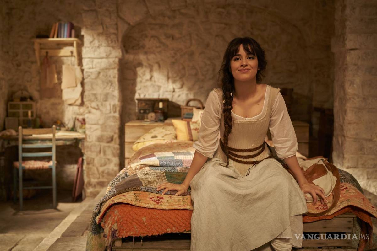 $!Pero ahora, en el mundo de Amazon Prime, la nueva versión musical de “Cinderella” muestra a Camila Cabello como una moderna Cenicienta latina y feminista.