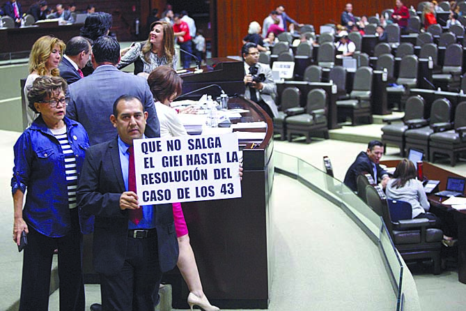 Anuncian retiro del GIEI