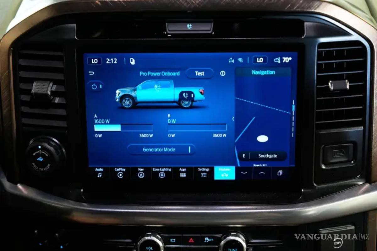$!Una pantalla de información a bordo de Pro Power en una Ford F-150 King Ranch. Un adaptador disponible permite conectar el vehículo a un cable independiente instalado directamente en el medidor de electricidad.