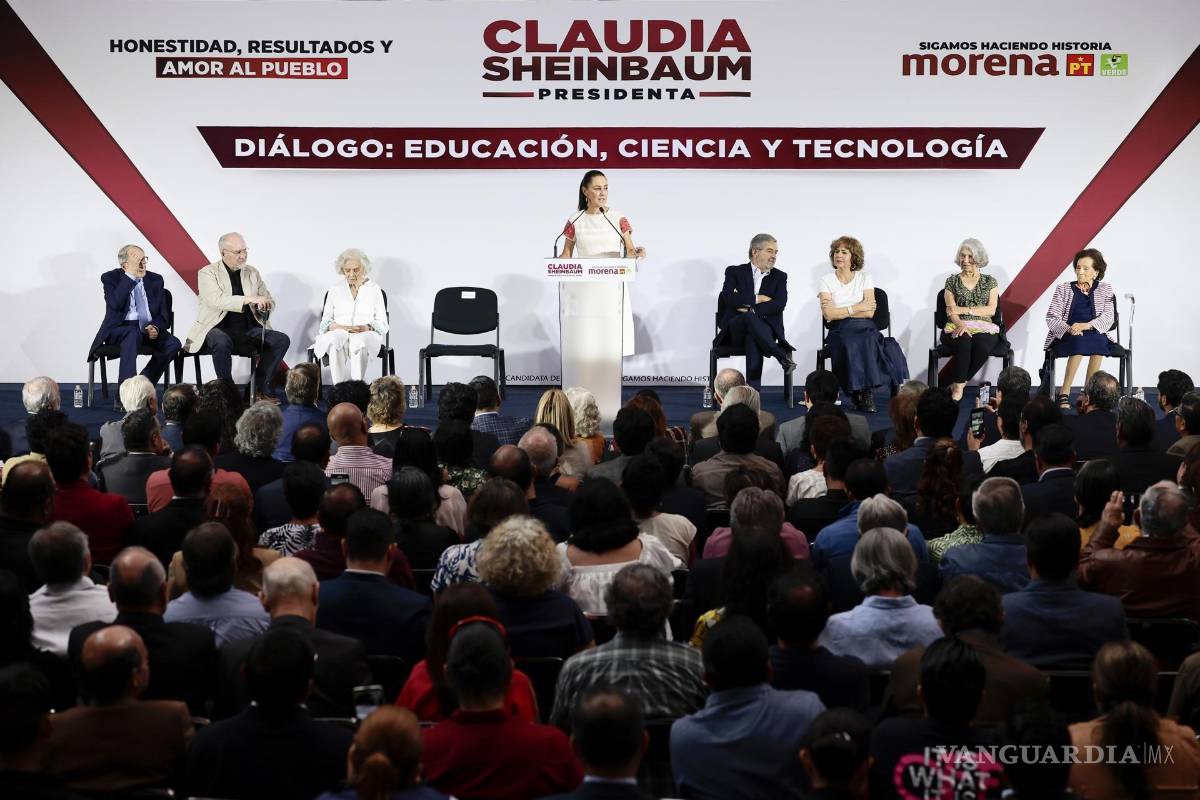 $!La candidata de Morena a la presidencia de México, Claudia Sheinbaum (c), participa durante el Diálogo: Educación, Ciencia y Tecnología en CDMX.