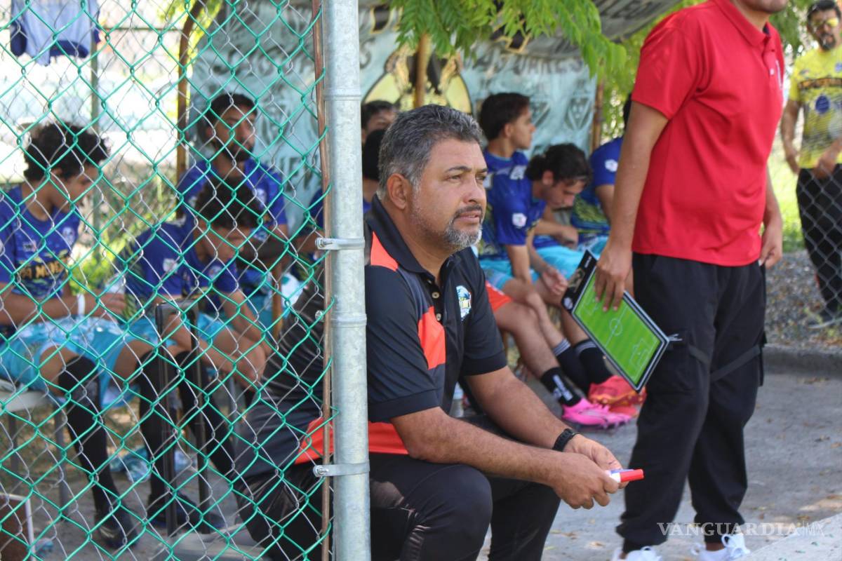 $!Julio César “Piri” Jurado debutó en el banquillo del cuadro emplumado.