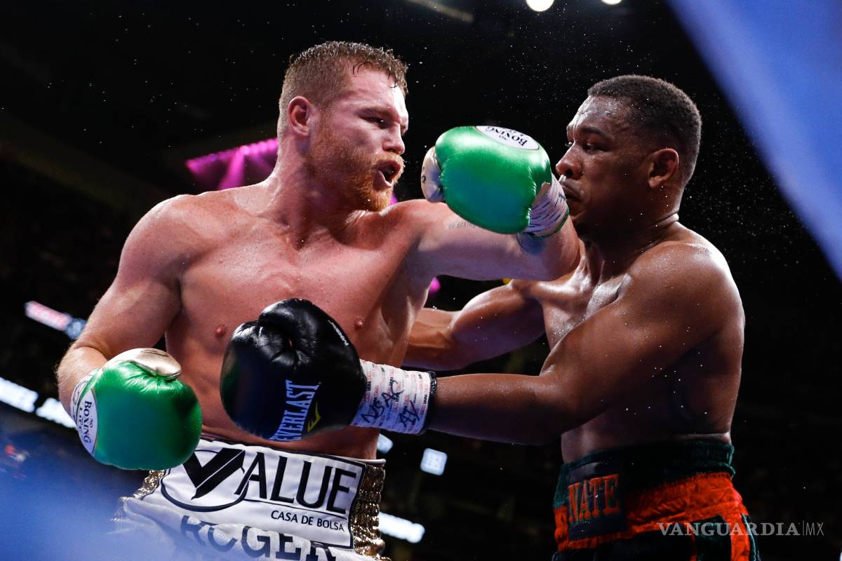¡Tricampeón mundial! Canelo Álvarez gana por decisión unánime a Daniel Jacobs y es el máximo peleador en Peso Mediano
