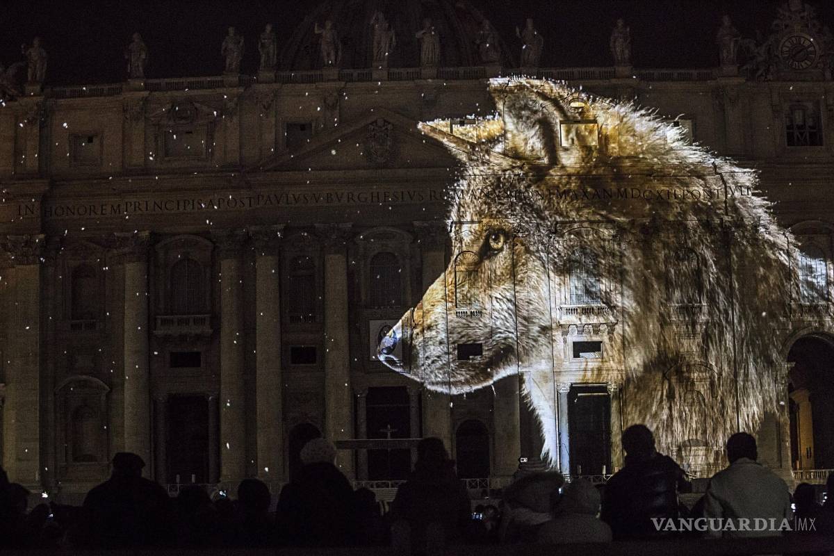 $!El Vaticano se tiñe de luz y color por el medio ambiente