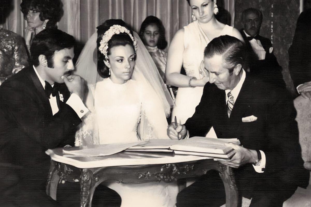 $!En 1971, Teresa Servín y Víctor Mohamar, unieron sus vidas en una ceremonia oficiada por el padre Humberto González en la Capilla del Santo Cristo, a un lado de la Catedral de Saltillo.