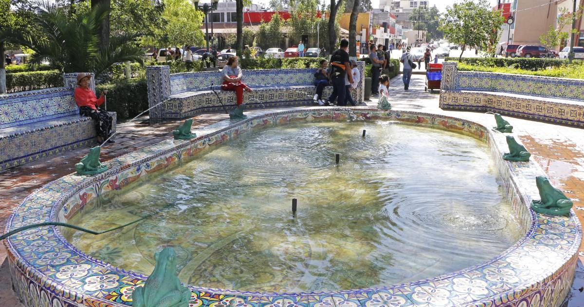 Don Artemio, don Miguel y doña Carmen a propósito de la Fuente de las Ranas en la Alameda