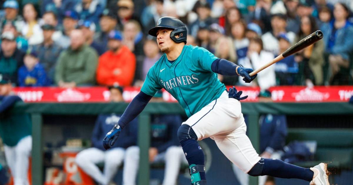 Luis Urías regresa a los Brewers tras ser liberado por los Athletics