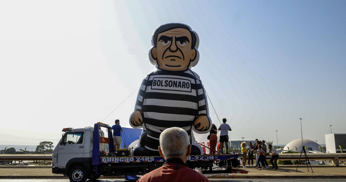 Tras la sentencia contra Bolsonaro, la ultraderecha brasileña se queda sin su líder mesiánico