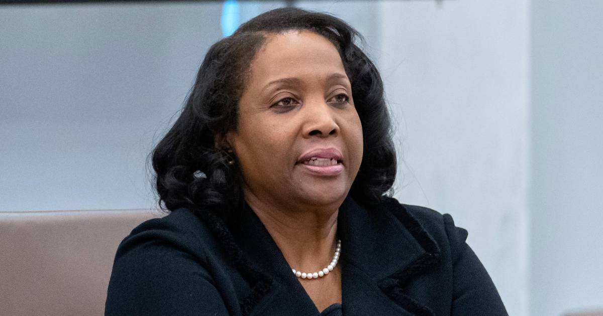 Gobernadora de la Fed presentará demanda contra Trump tras despido de la FED