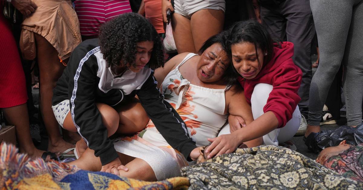 Favelas de Río de Janeiro, devastadas tras una letal redada mientras las familias entierran a los muertos