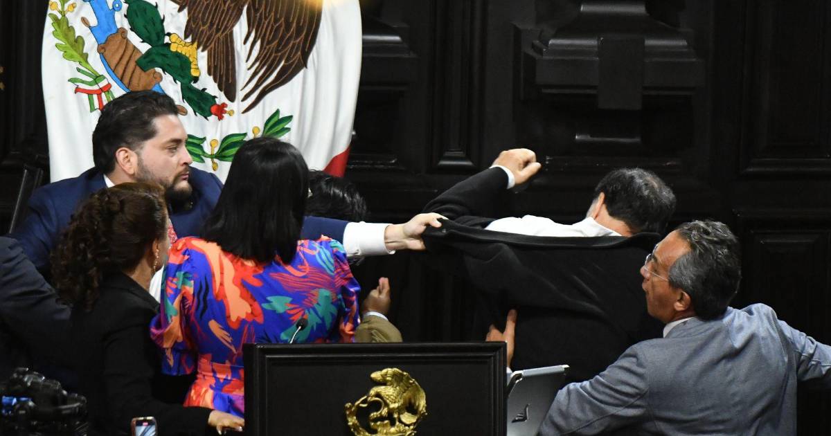 Noroña se sale de entrevista tras ser cuestionado sobre el incidente con Alejandro Moreno