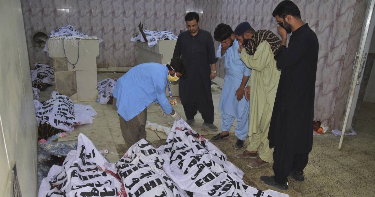 Trece muertos y 30 heridos tras ataque suicida cerca de acto político en Pakistán