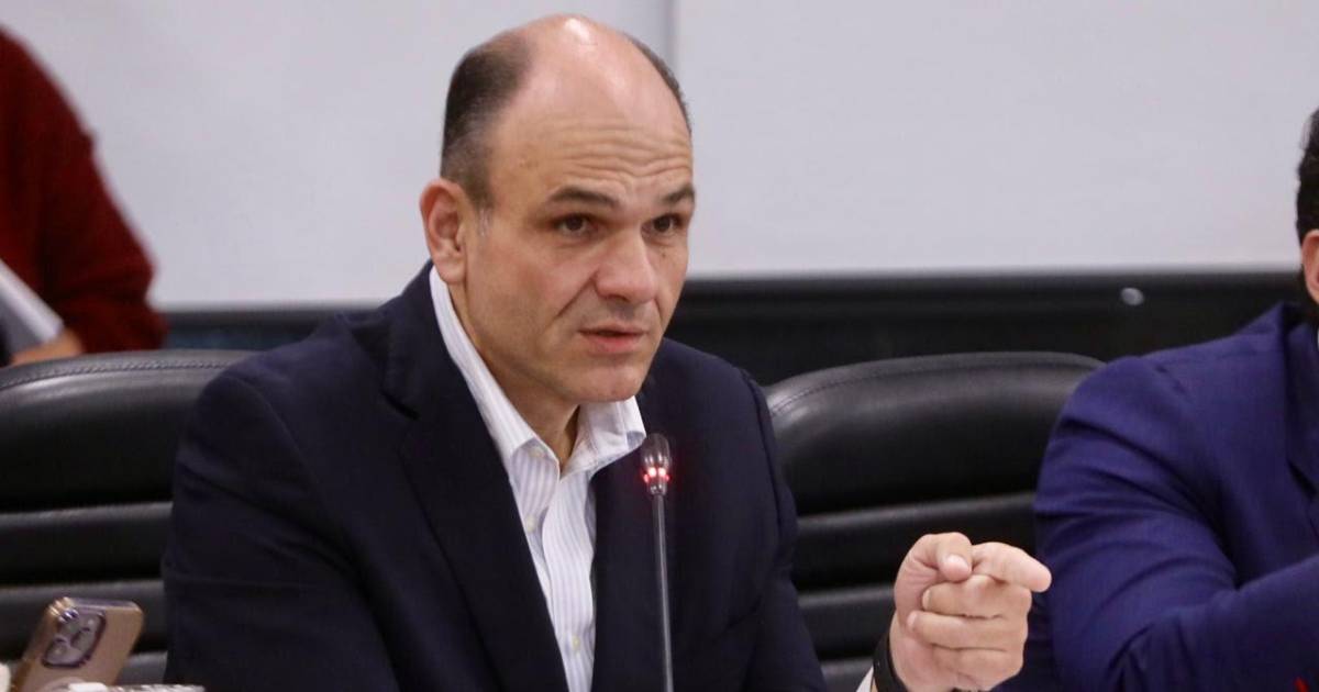 Impulsa Jericó Abramo iniciativa para proteger a consumidores en plataformas digitales