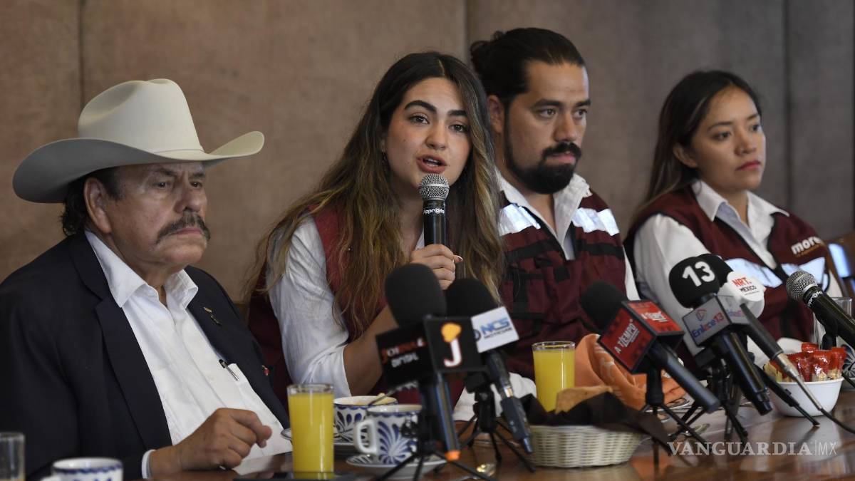 $!“Quien ha hecho un trabajo desde al inicio es Armando Guadiana, mientras otros se la pasaban muy bien en Acapulco”, expresó la diputada y coordinadora de comunicación.