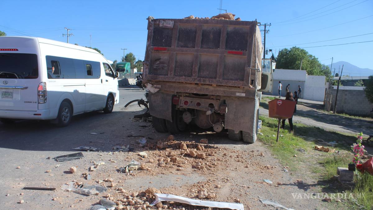 Choque de camiones deja nueve heridos, en Saltillo