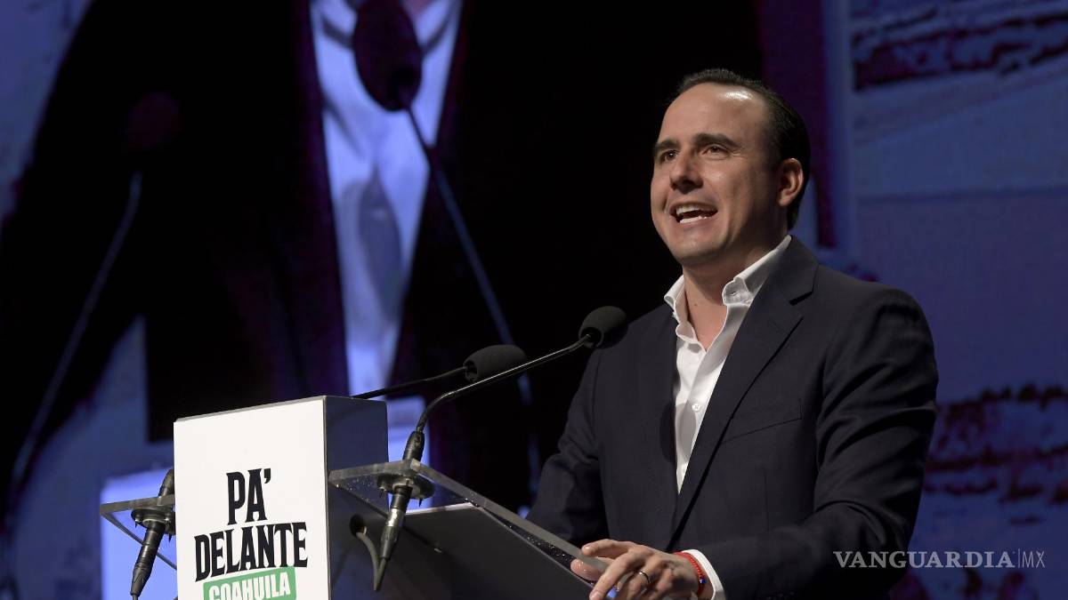 $!Manolo Jiménez, candidato a gobernador del PRI-PAN-PRD, consideró al tren dentro de su oferta política.