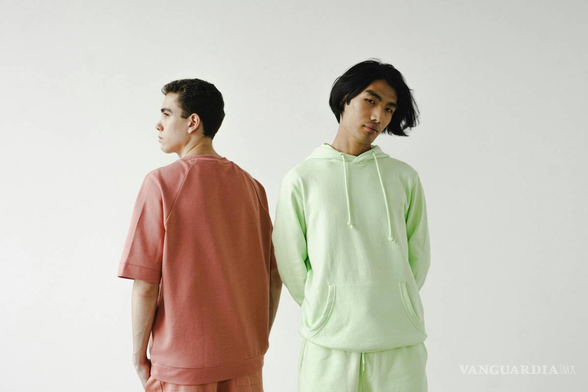 $!La sudadera fue el uniforme indiscutible de los fines de semana, los aeropuertos y el sofá.