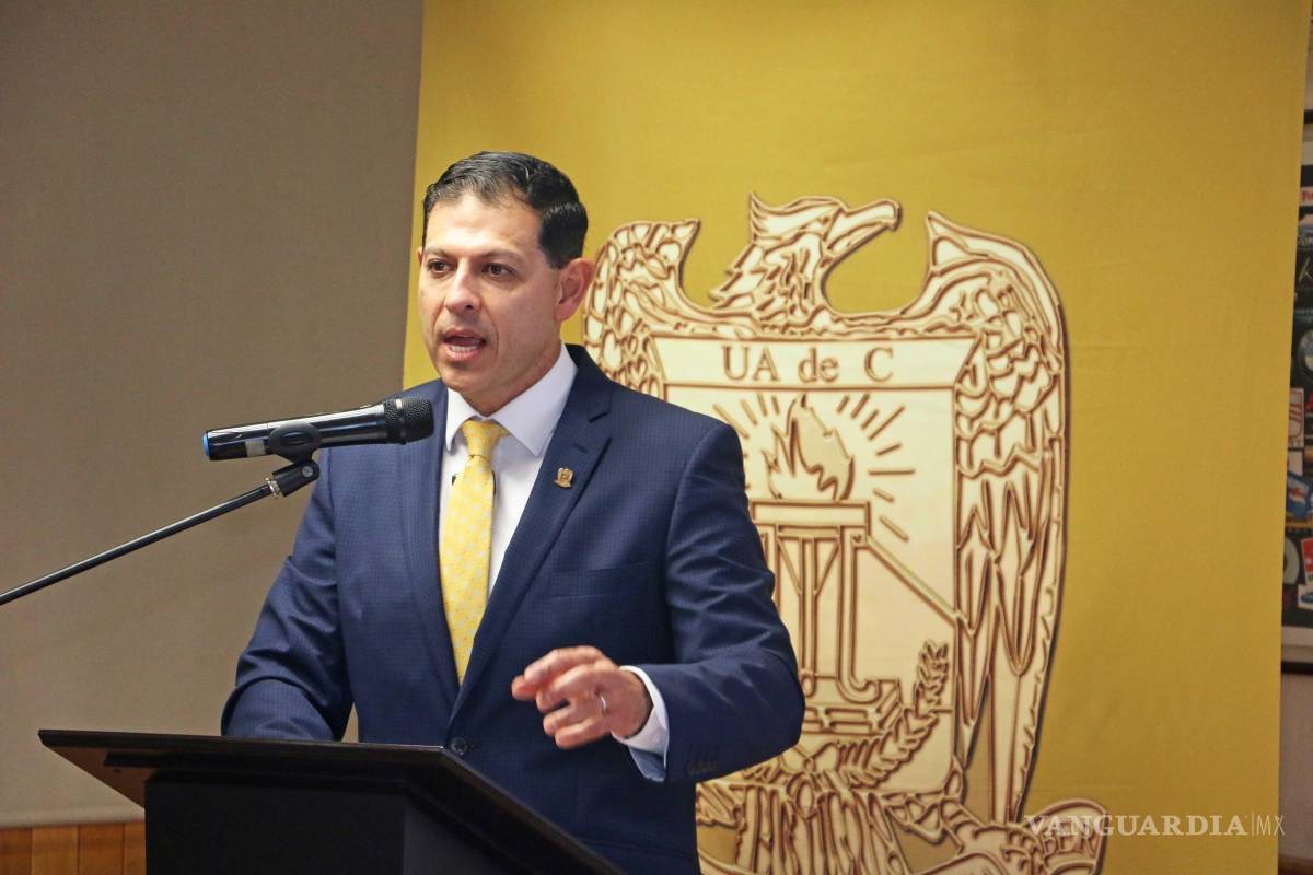 $!El rector felicitó a la Facultad y destacó el incremento del 35% en el índice de titulación en los últimos tres años.