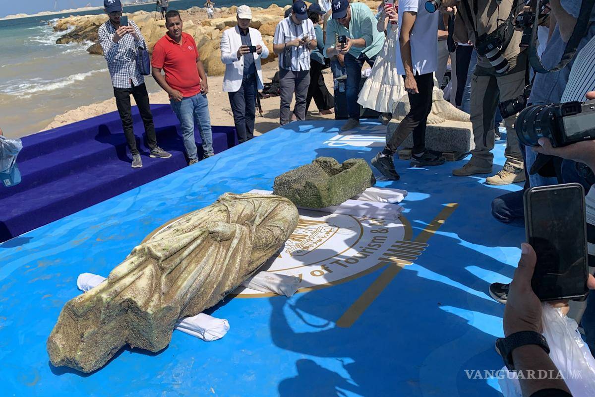 Muestran al público los restos de una ciudad que se hundió en el mar en Egipto