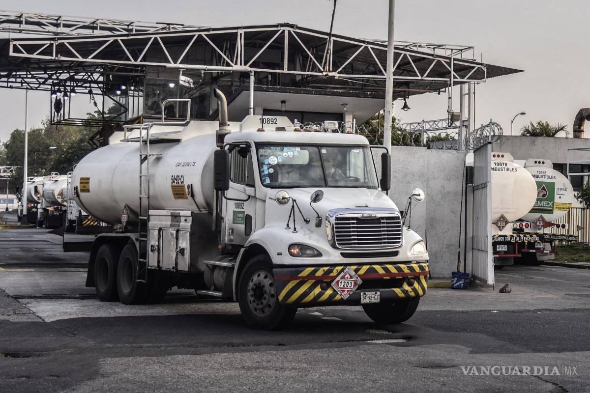 Hijos del líder sindical de Pemex vendieron diésel a Sedena y al IMSS por más de mil 600 mdp