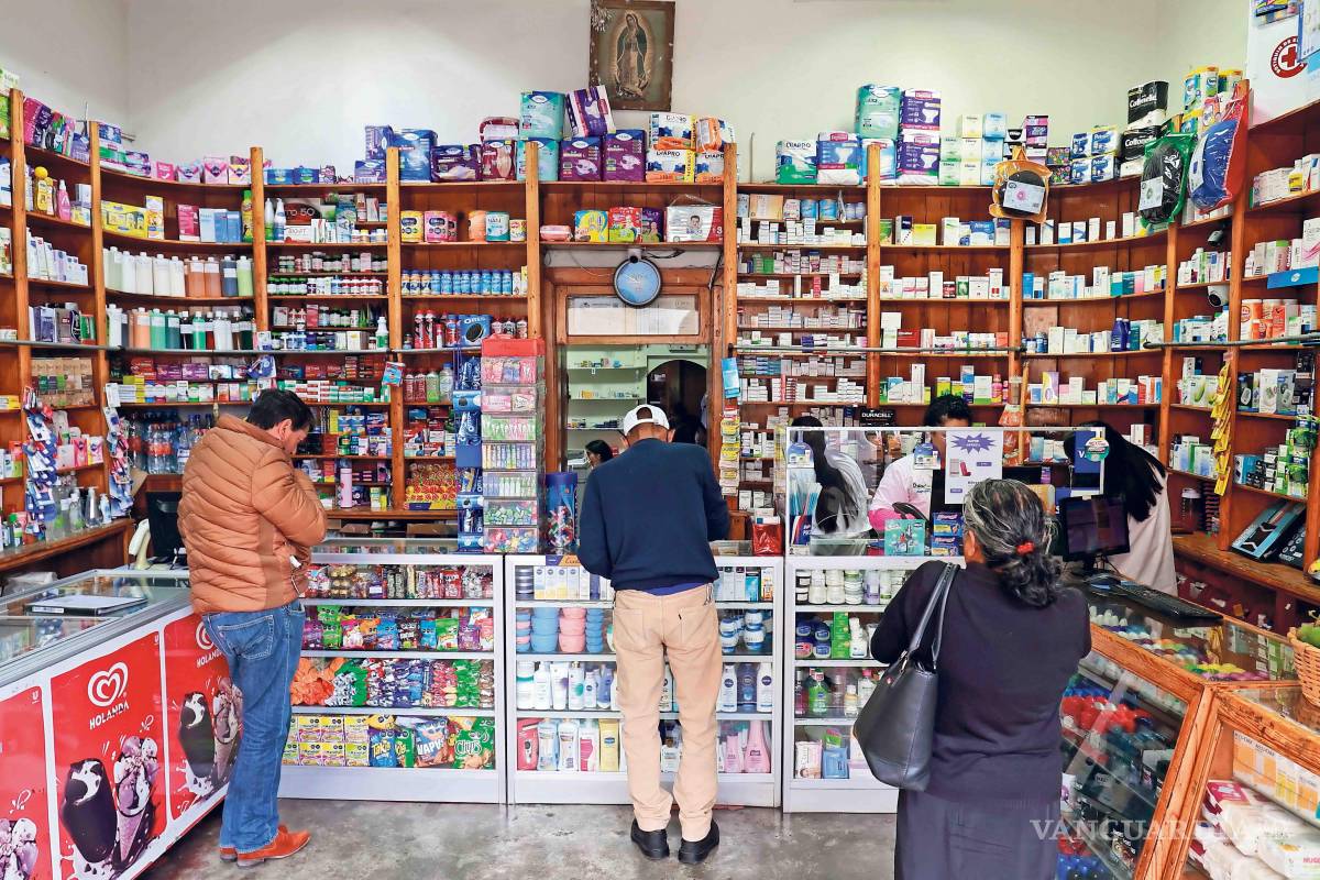 Representantes de asociaciones de farmacéuticas exigen al Gobierno de Sheinbaum pagar adeudos por compras de medicinas