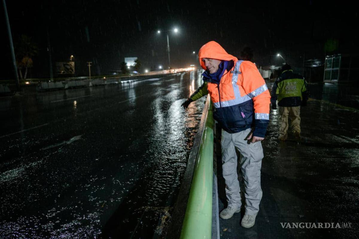 $!A pesar de las bajas temperaturas, no se alcanzó a congelar el agua de lluvia.